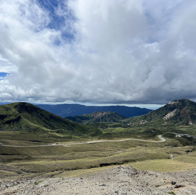 일본 구마모토 아소산 나카다케 화구 탐방: 대자연 속 살아있는 화산의 숨결