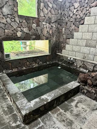 Recharge in hot springs near Mt. Fuji 🗻