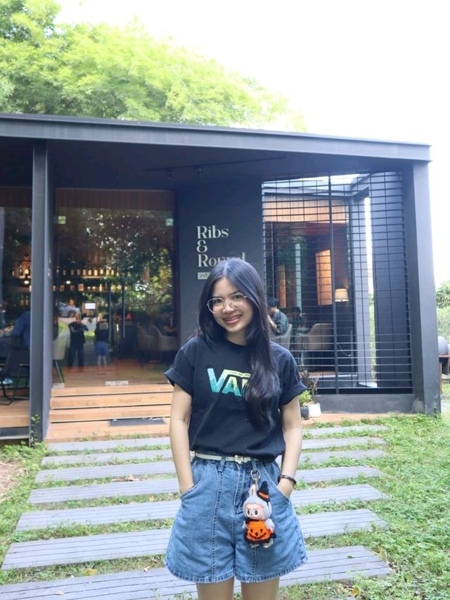 Round and Sip Café 