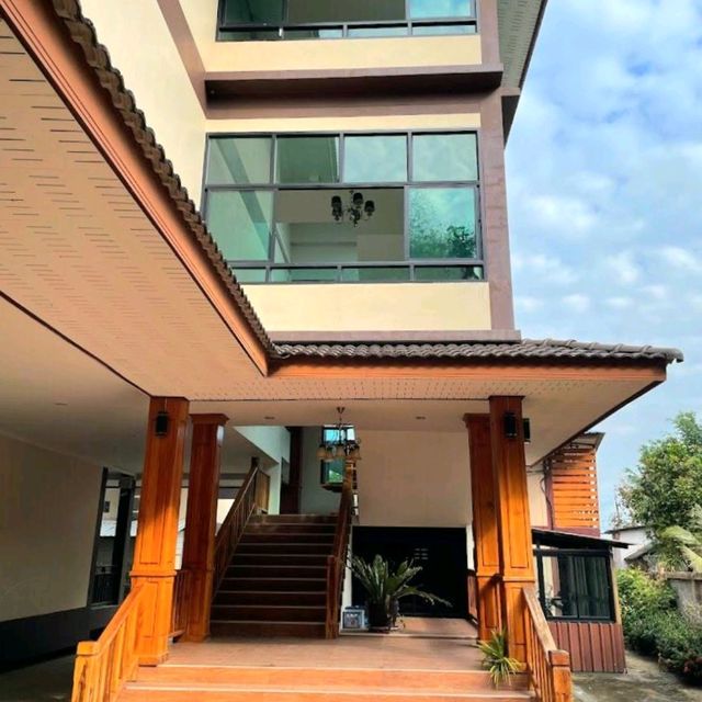 Hugpua Hotel