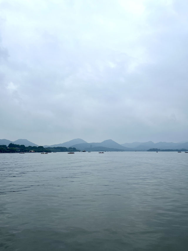 🏞️ ทะเลสาบซีหู สวรรค์บนดินที่ต้องมาสักครั้ง!