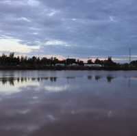 บ้านริมน้ำ