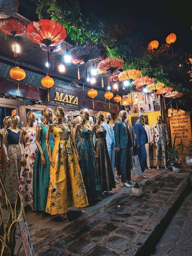 CHARMING OLD TOWN IN HOI-AN 😍