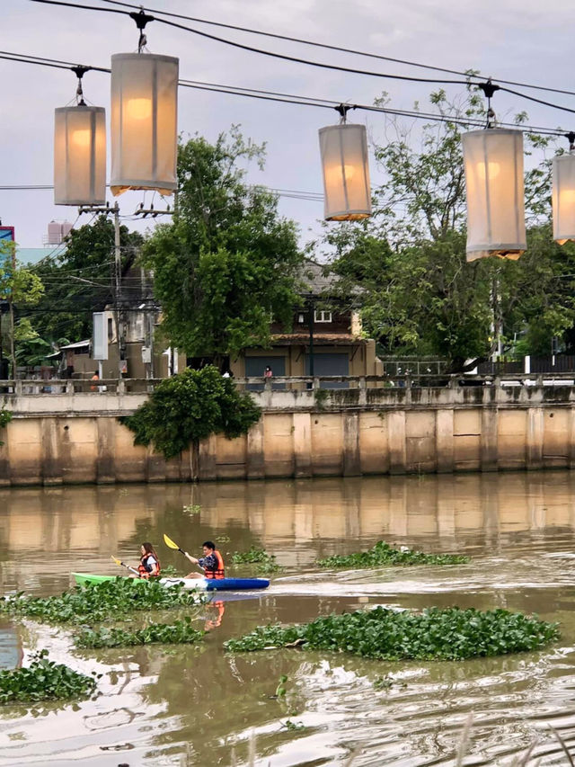 🥩 River View Bar