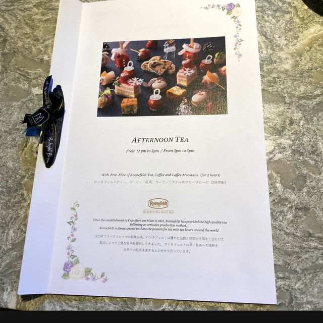 レトロモダンな空間でクリスマスアフタヌーンティー🫖