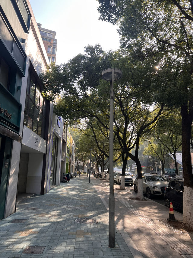 ถนนที่เต็มไปด้วยคาเฟ่ Huayan Street Ningbo ☕️