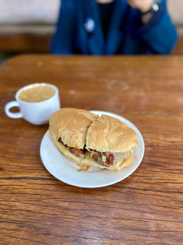☕️😍澳門路環隱世高質平價小店｜手打咖啡與豬扒包完美搭配💪🐖