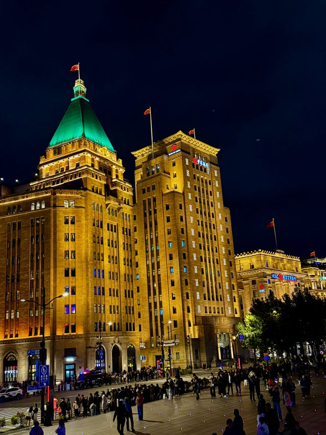 Shanghai Nights: The Bund’s Glow