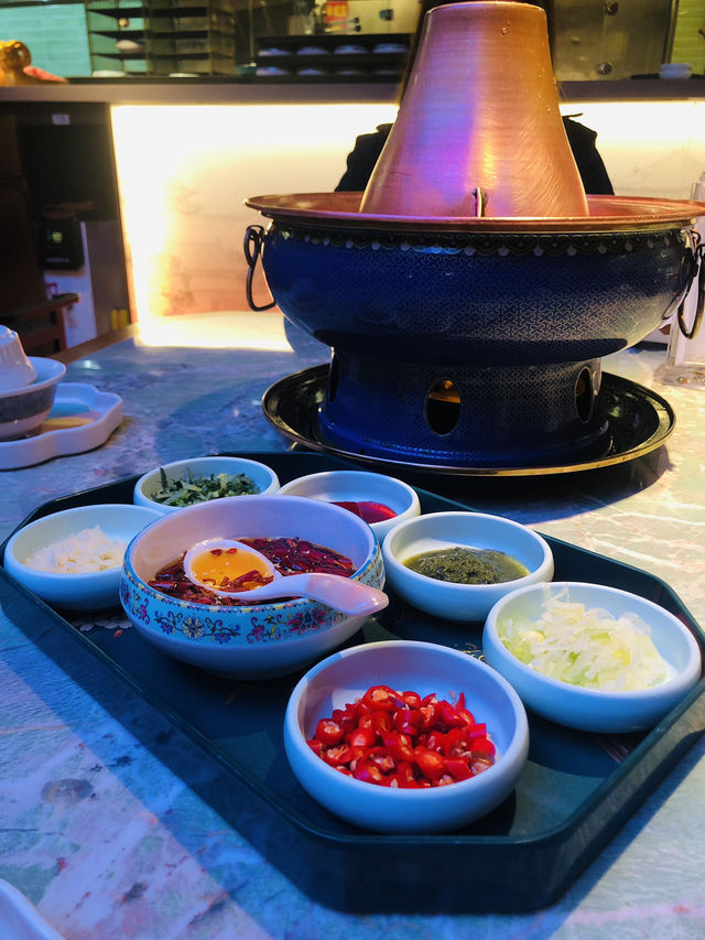 很有特色的火鍋店，長長的牛肉🐮很壯觀哦❤️