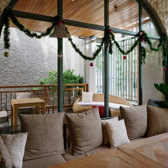 Whispers of Elegance: Experience Umanari Cafe