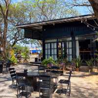 “อยากกาแฟ” คาเฟ่ริมน้ำโซนสันกำแพง เชียงใหม่