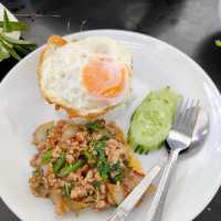 A Whirlwind Introduction to Laos: From Airport Ease to Vang Vieng Vibrance