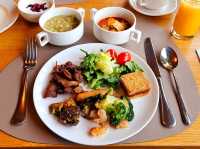 We had a scumptious breakfast at The SEAES Hotel and Resort