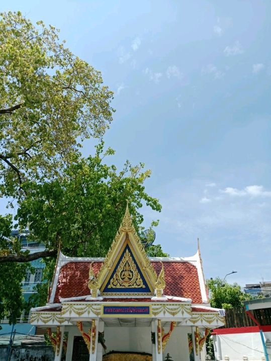 ไหว้พระขอพร วัดปทุมคงคาราชวรวิหาร