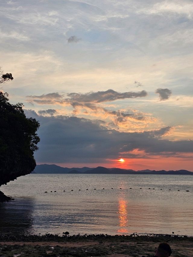 A Romantic Escape to Hong Island: Sunset, Snorkeling, and Serenity