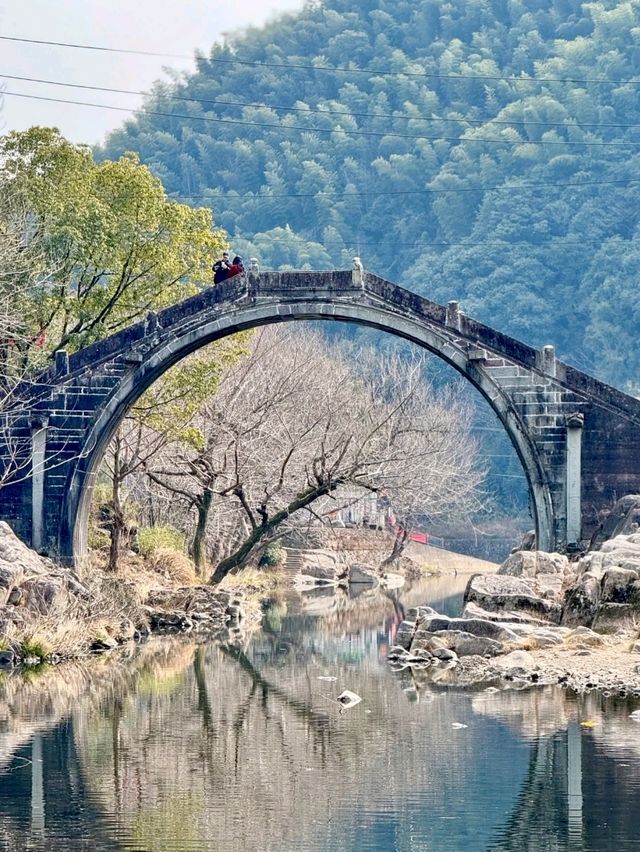 Baiyun Bridge: A Timeless Arch of History
