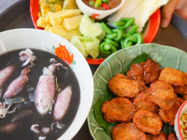 กินข้าว ณ เกาะช้าง ร้านครัวประมง