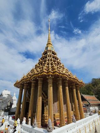 วัดพระพุทธบาท ราชวรมหาวิหาร