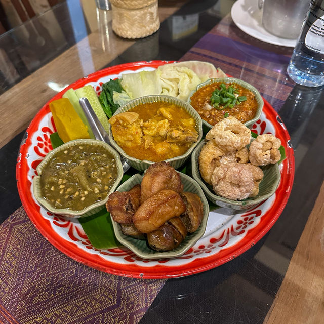 กิ๋นข้าวลำแต้ๆ 🍽️ที่เฮือนม่วนใจ ม่วนแต้ม่วนว่า