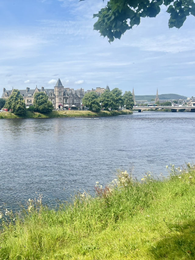Spring Strolls Along Inverness Riverside