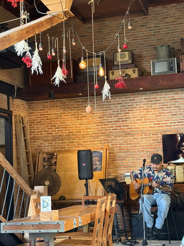 ร้านกาแฟที่มีพิซซ่าโฮมเมดอร่อยถูกใจ