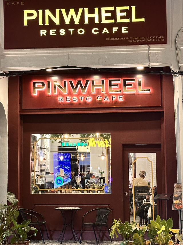 Pinwheel Retro Café: A Vintage Time Capsule