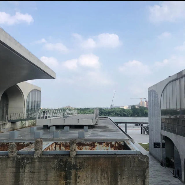 龍美術館