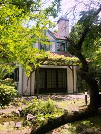 【聖路加国際大学　聖ルカ礼拝堂　St. Luke's Chapel と築地川公園　築地　東京】