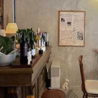 คาเฟ่หลบมุมย่านสาทร ร้าน Small Table 