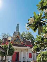 กราบไหว้ของพรที่ ศาลหลักเมือง ปราจีนบุรี