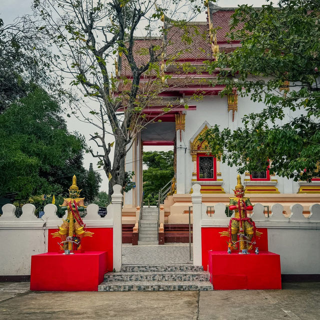  วัดสามวิหาร พระนอนองค์ใหญ่ อายุ 600 ปี
