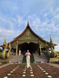 วัดสิรินธรวรารามภูพร้าว (วัดเรืองแสง) อุบลราชธานี