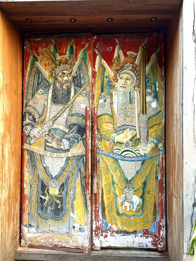 Step into old Bangkok at Talad Noi