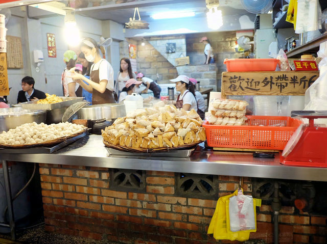 เดินเล่นตลาดโบราณ Jiufen
