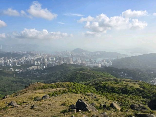 Misty Mountains, Chill Hikes, and Cloud Vibes for Days 