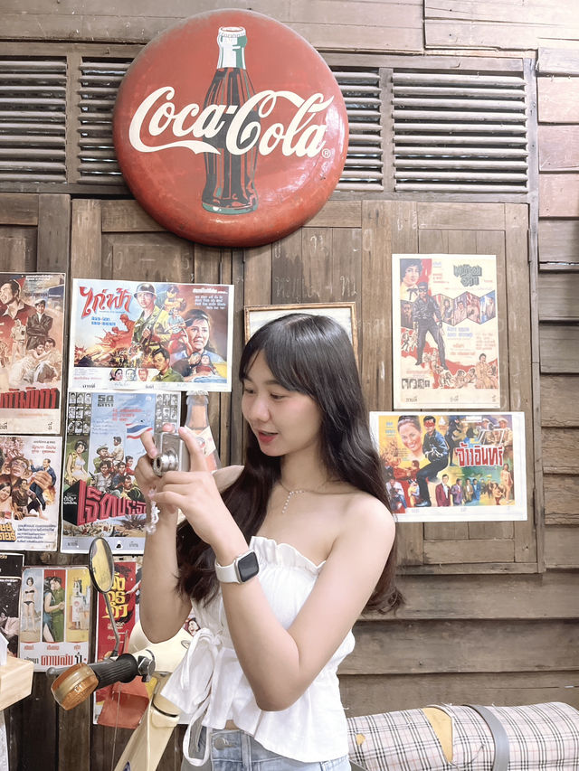 คาเฟ่ “โต๊ะกัง” สกลนคร