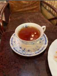 ☕【上野】地下に広がる豪華絢爛な空間。時を忘れる純喫茶「古城」✨