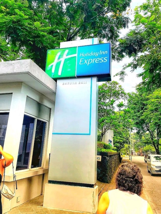 “Holiday Inn Express Baruna Bali: Your Ideal Gateway to Bali's Beaches and Beyond”