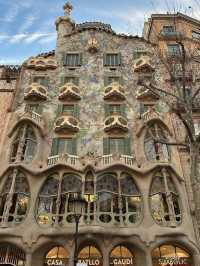 🌿 “Tiles, Shadows, and Siesta: A Summer Walk Through Gràcia”