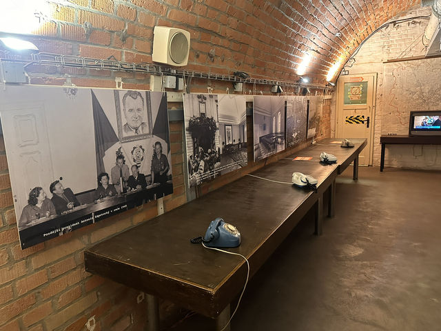 【Bunker 10-Z｜冷戦時代の核シェルターに宿泊体験！】 