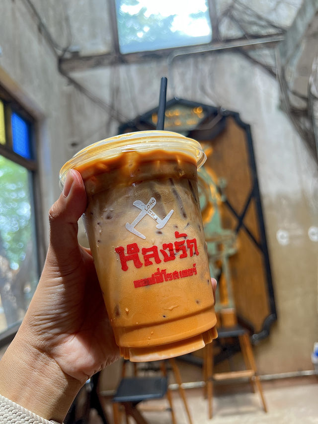 หลงรัก คาเฟ่ที่ชวนหลงไหล