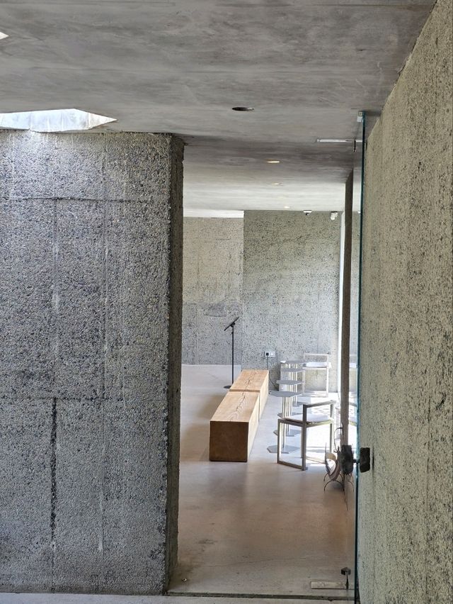 고요함이 지어진 공간 Concretewall