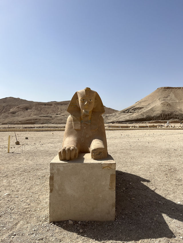 Luxor Travel Guide: Temples, Tombs & Sunrise Balloons