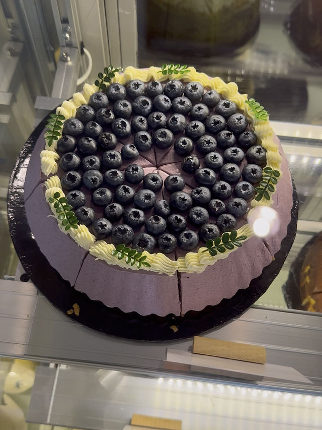 This Kampung Café Serves a Cheesecake That Screams Pistachio