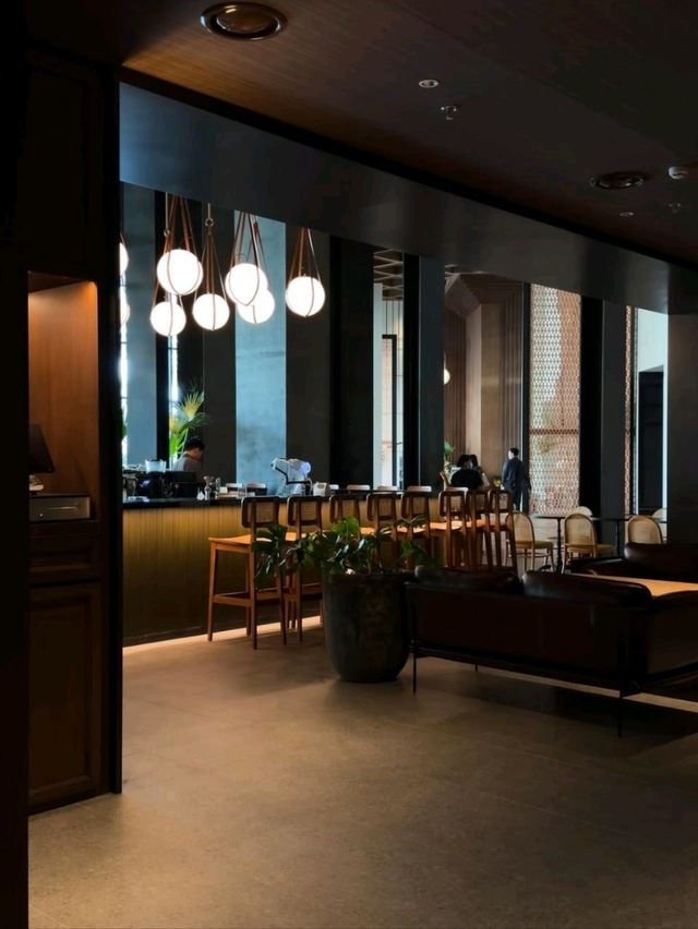 Lush Salon