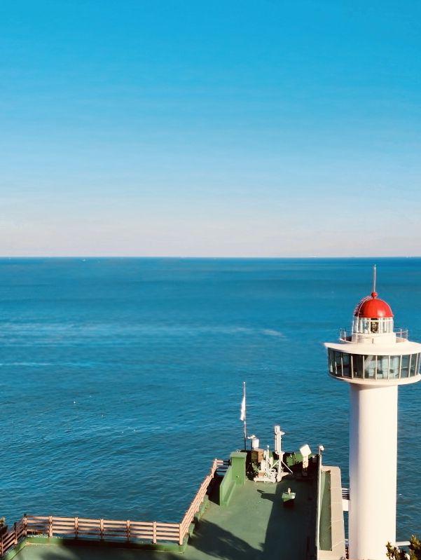 Yeongdo Lighthouse, Busan: A Historic Beacon with Sweeping Coastal Views