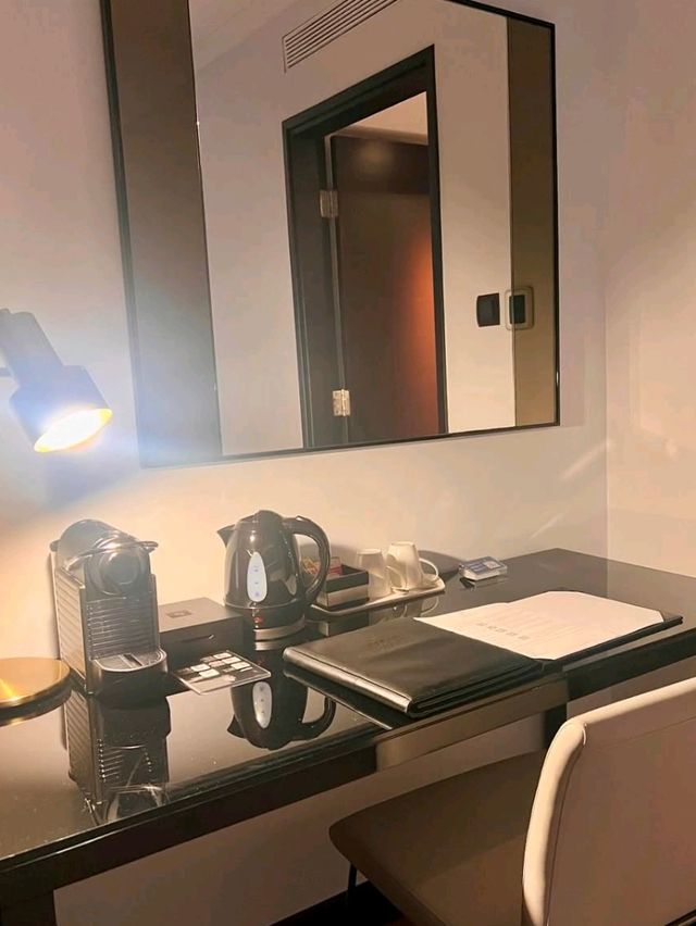 🌆🛎️ Prince Hotel Hong Kong – A Shopper’s Dream Stay in Tsim Sha Tsui! 👜🛏️