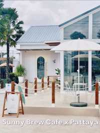 Sunny Brew Cafe x Pattaya ตกแต่งที่ทันสมัย สบายตา