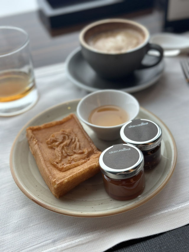 【女子旅必見】The Ritz‑Carlton Hong Kongで特別な食事を🍽️