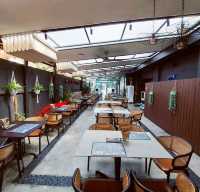 Black bixon cafe